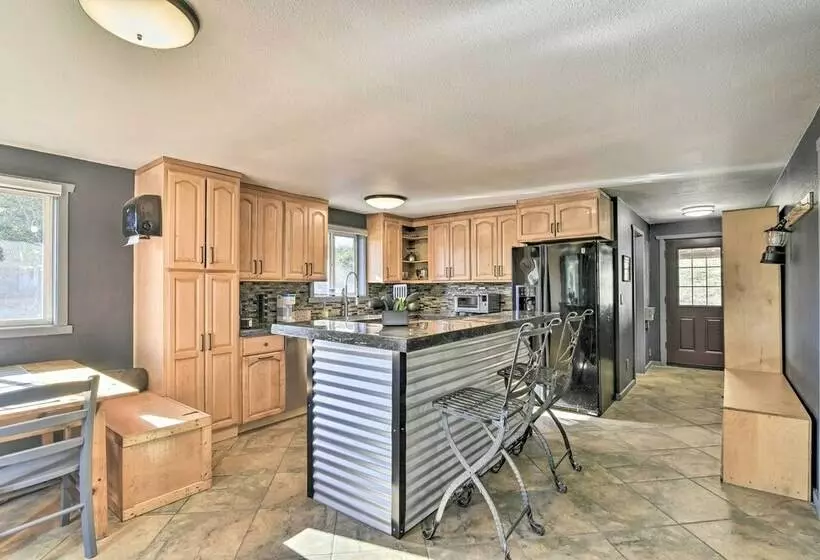 Washougal Country Escape Near Gorge Hikes!