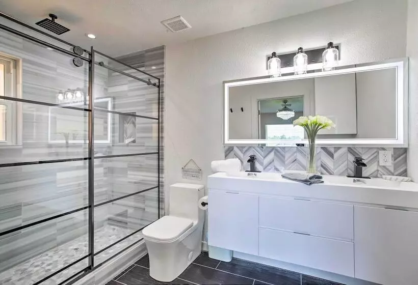 Waterfront Lake Home W/ Deck   New Renovations!