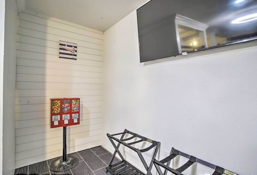 Waterfront Lake Home W/ Deck   New Renovations!