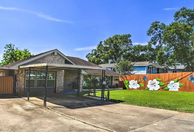 Waterfront Lake Home W/ Deck   New Renovations!