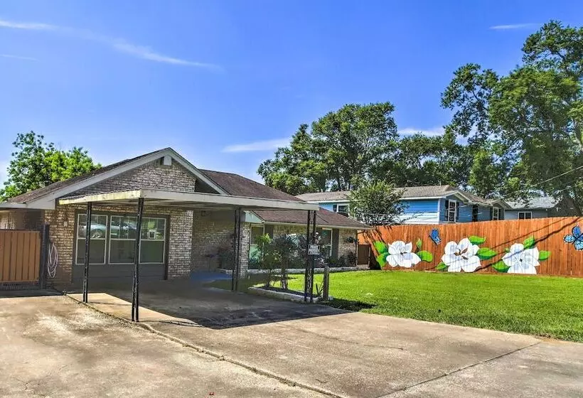 Waterfront Lake Home W/ Deck   New Renovations!