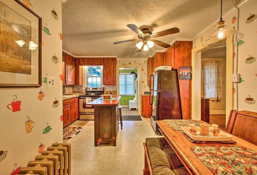 Whimsical Lancaster House W/porch, Near Amish Farm