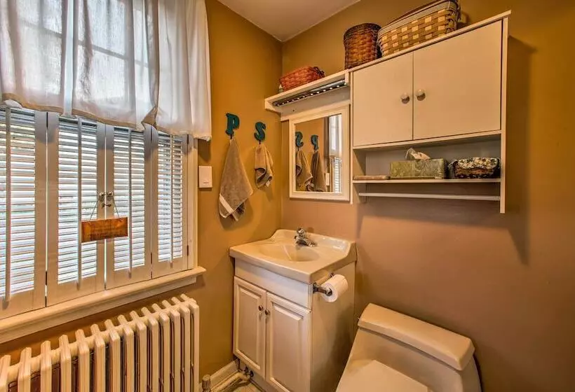 Whimsical Lancaster House W/porch, Near Amish Farm