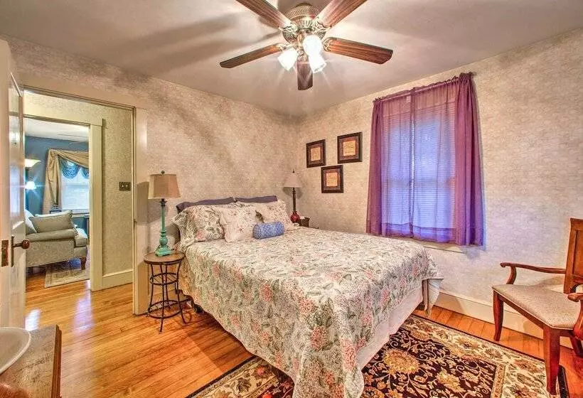 Whimsical Lancaster House W/porch, Near Amish Farm