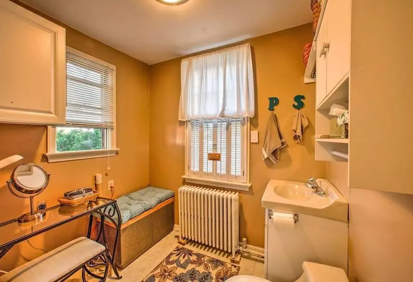 Whimsical Lancaster House W/porch, Near Amish Farm