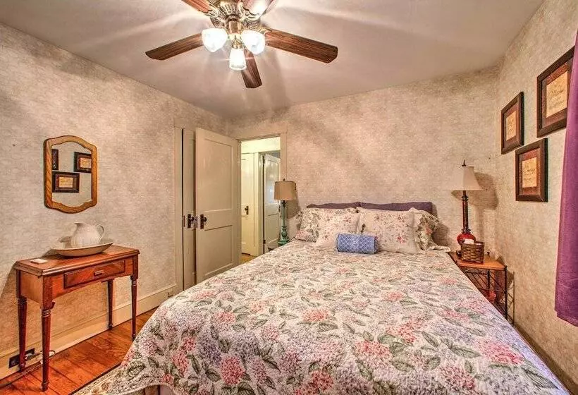 Whimsical Lancaster House W/porch, Near Amish Farm