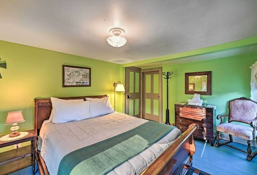 10 Mi To Gore Mountain: Home In Adirondack Park