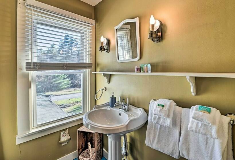 10 Mi To Gore Mountain: Home In Adirondack Park