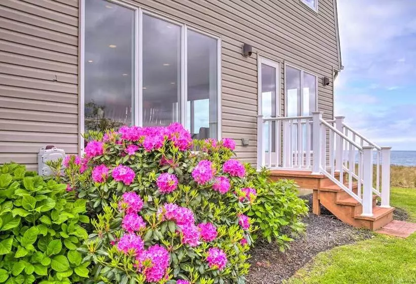 Bayfront Gem W/ Amazing Water Views + Pond!