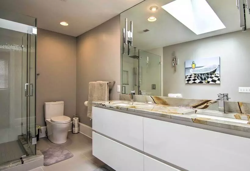 Bayfront Gem W/ Amazing Water Views + Pond!