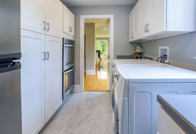 Bayfront Gem W/ Amazing Water Views + Pond!