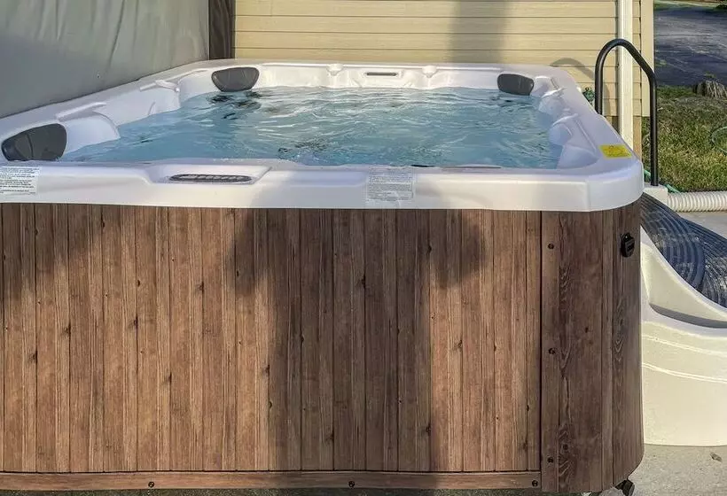 Bayfront Gem W/ Amazing Water Views + Pond!