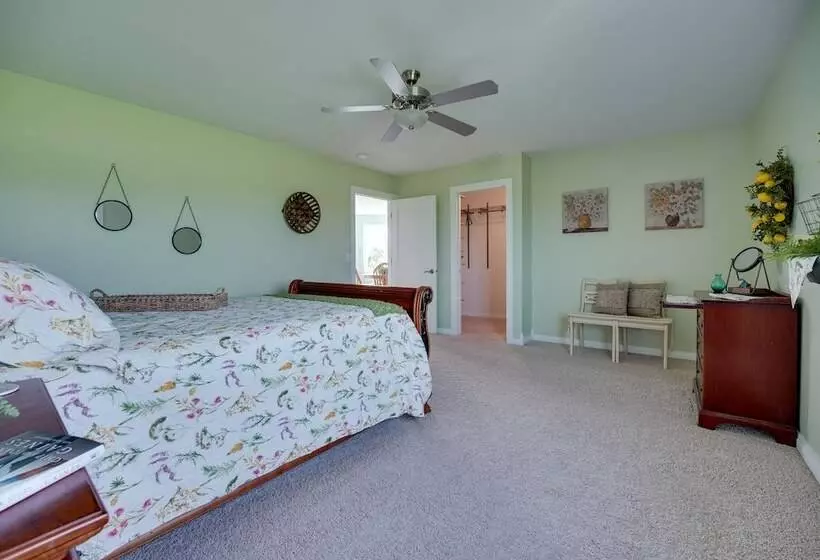 Blue Birds Perch: Stunning Home On Private Hilltop