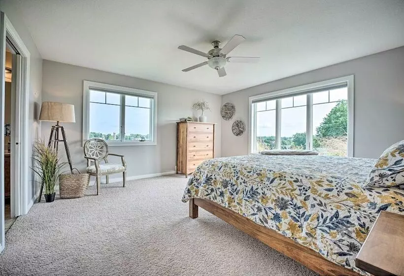 Blue Birds Perch: Stunning Home On Private Hilltop