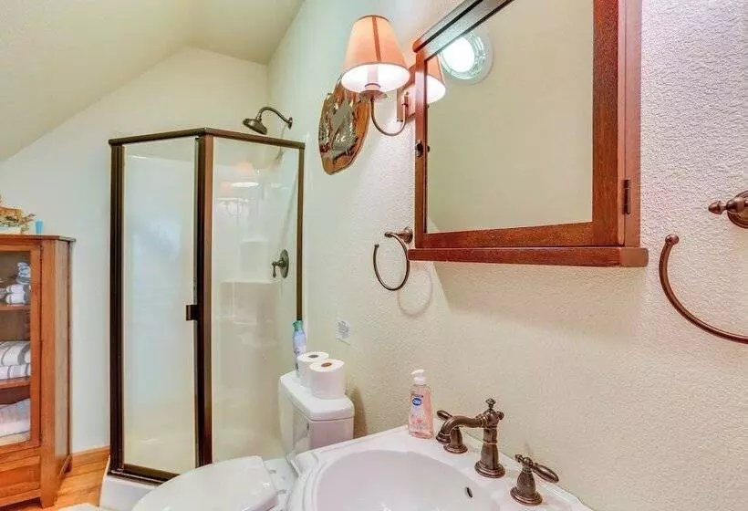 Pet Friendly California Cabin W/ Beach Access