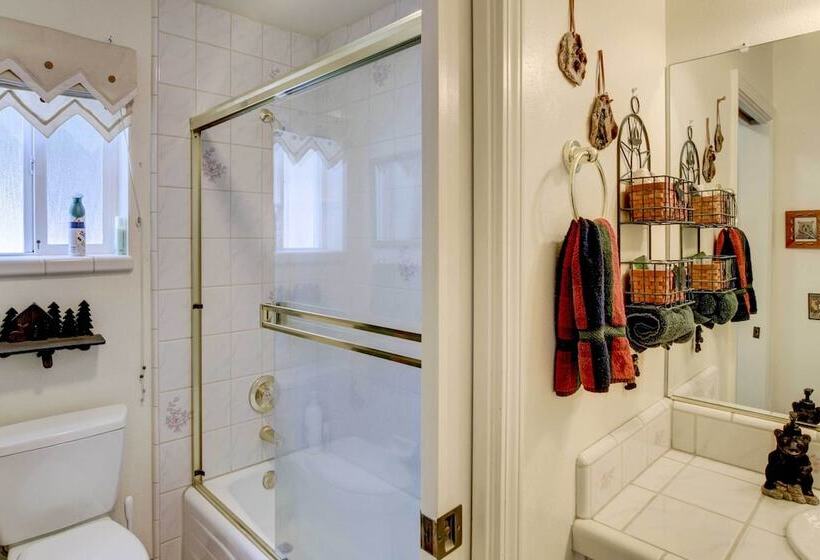 Pet Friendly California Cabin W/ Beach Access