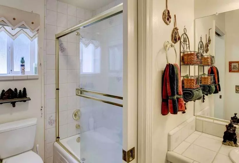 Pet Friendly California Cabin W/ Beach Access