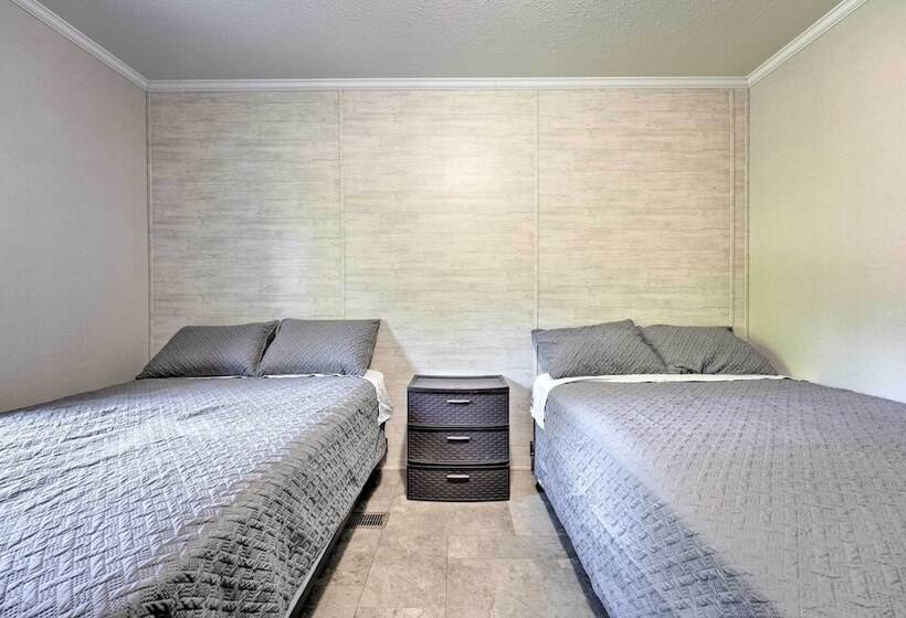 Cassopolis Cabin, Little Fish Lake On Site!