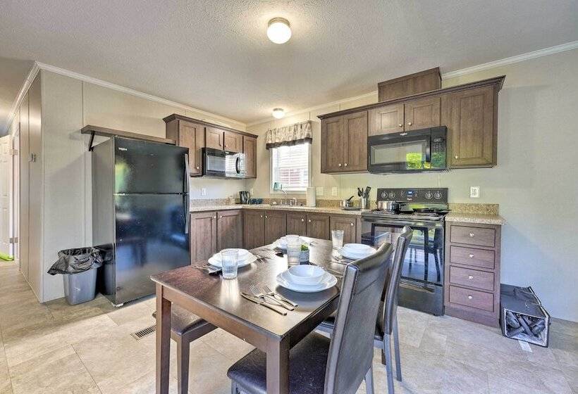 Cassopolis Cabin, Little Fish Lake On Site!