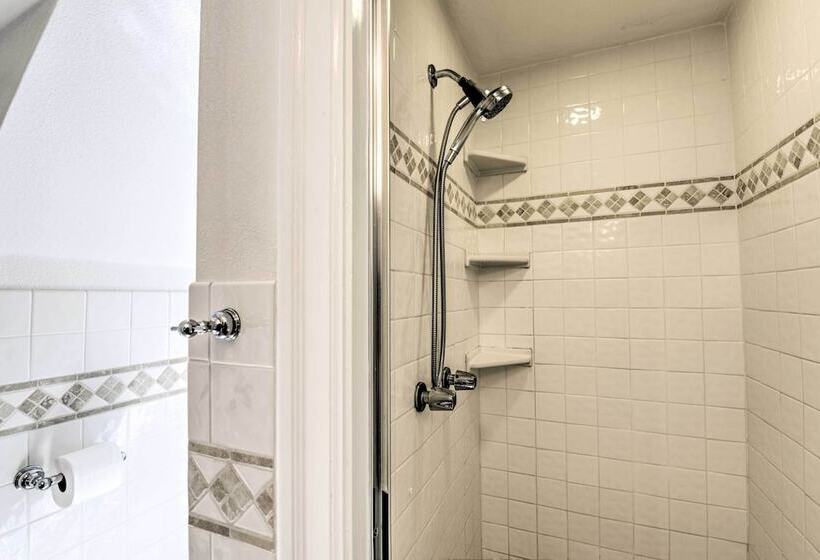 Charming Antioch Home W/ Private Yard + Grill