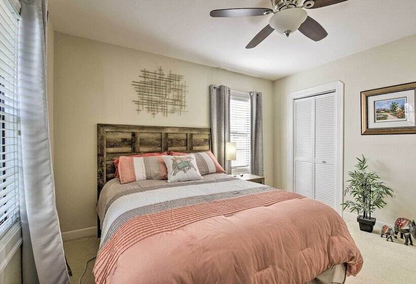 Charming Antioch Home W/ Private Yard + Grill