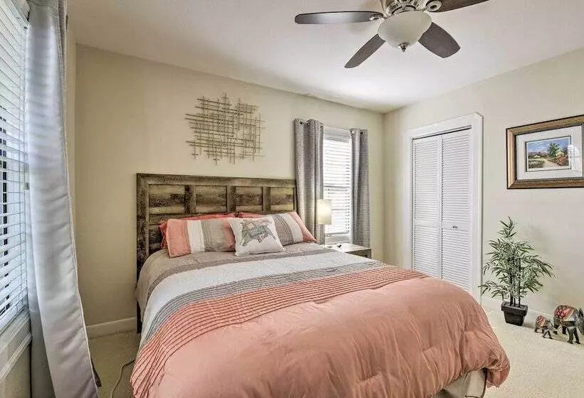Charming Antioch Home W/ Private Yard + Grill