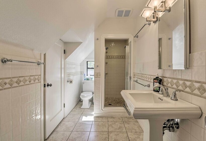 Charming Antioch Home W/ Private Yard + Grill