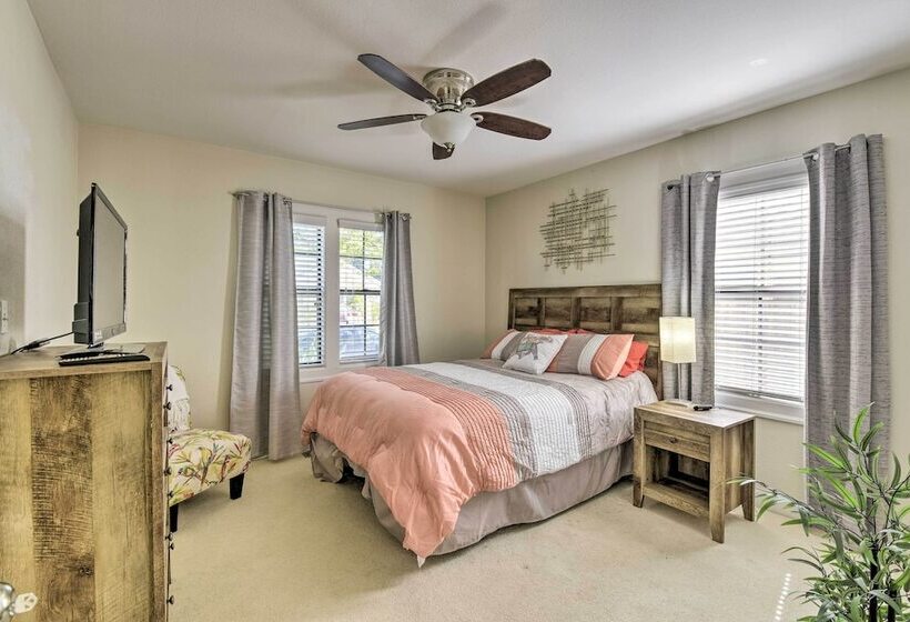 Charming Antioch Home W/ Private Yard + Grill