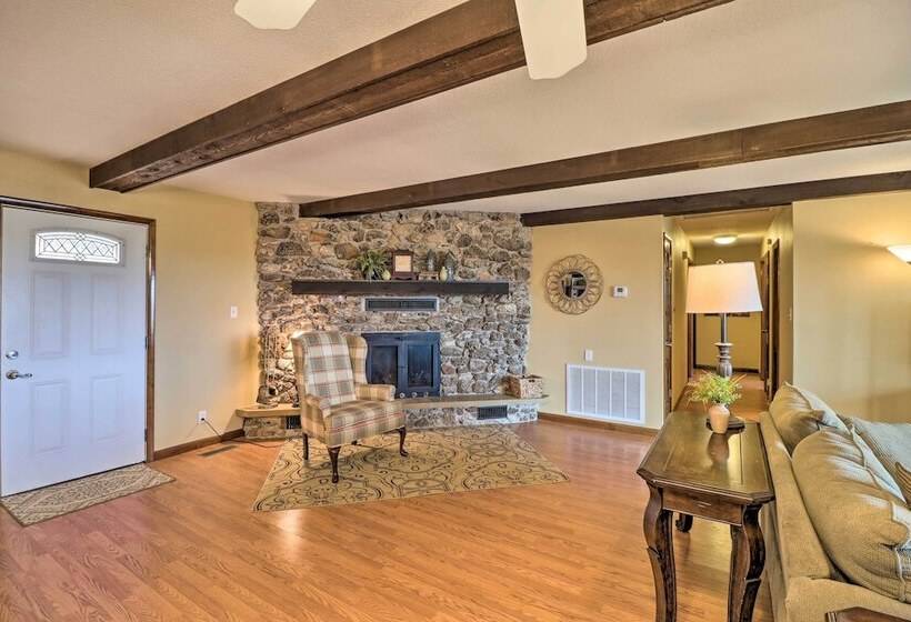 Charming Mountain Home Retreat W/ Lake Views!