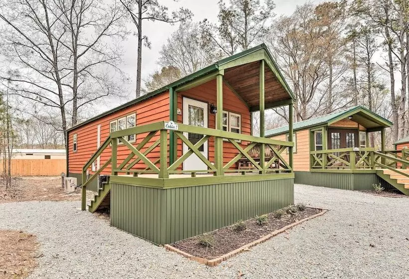 Charming New Bern Log Cabin   Pets Welcome!