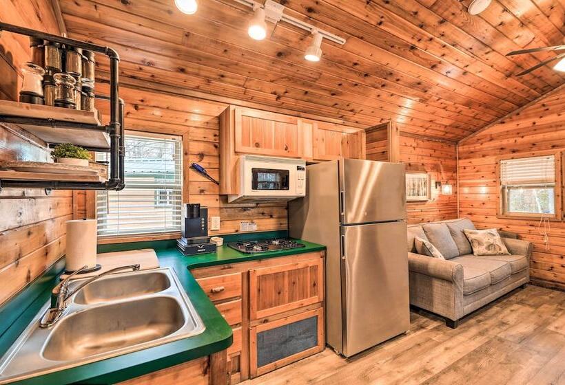 Charming New Bern Log Cabin Pets Welcome!