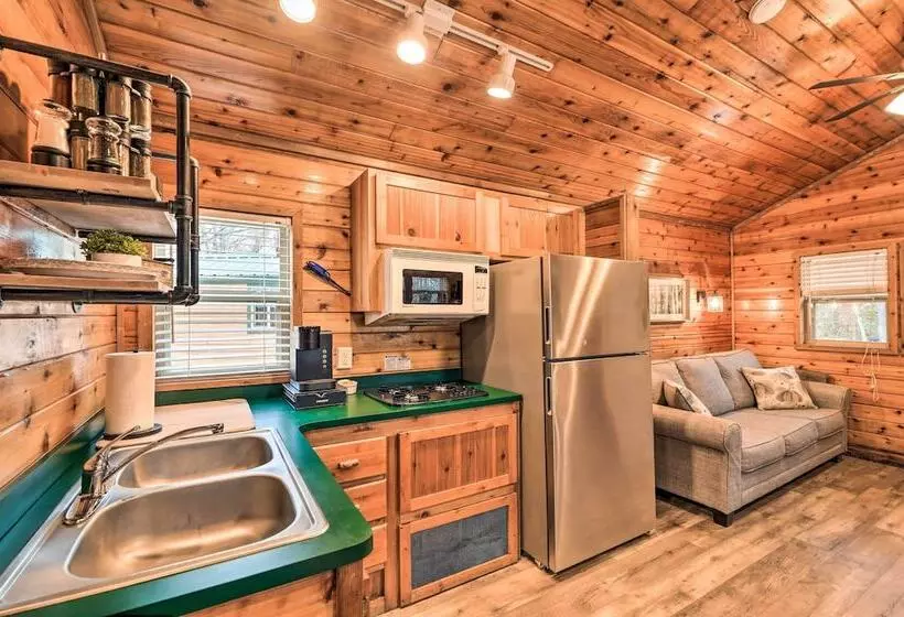 Charming New Bern Log Cabin   Pets Welcome!