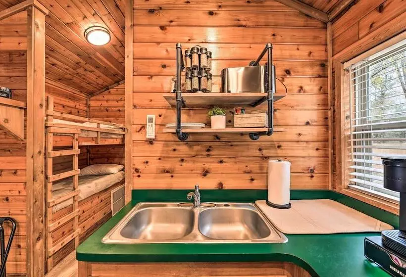 Charming New Bern Log Cabin   Pets Welcome!