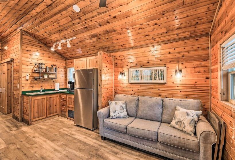 Charming New Bern Log Cabin Pets Welcome!