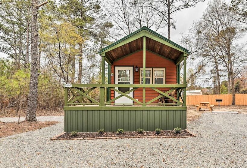 Charming New Bern Log Cabin Pets Welcome!