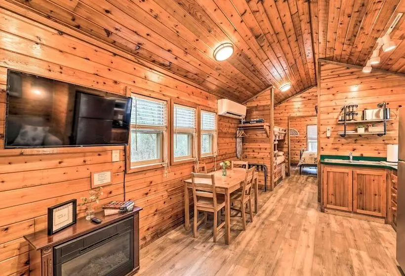 Charming New Bern Log Cabin   Pets Welcome!