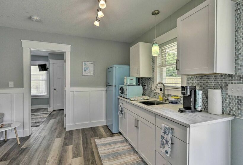 Chic Outer Banks Bungalow < 1 Mi To Beach!