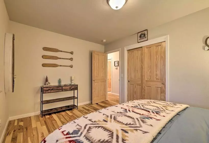 Cold Springs Mountain Cabin: Hot Tub & Generator