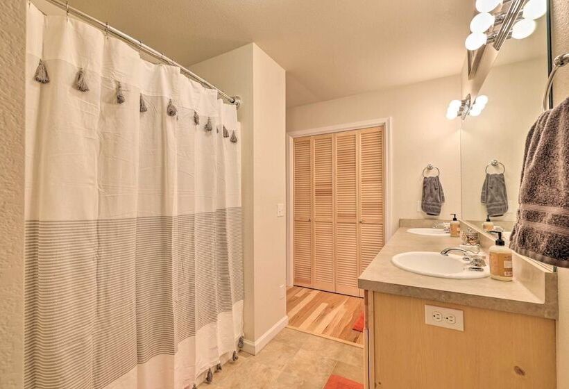 Cold Springs Mountain Cabin: Hot Tub & Generator