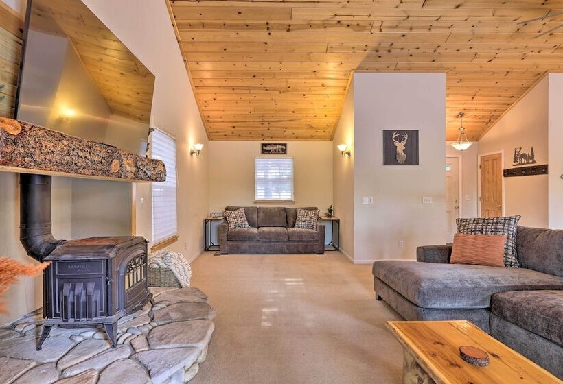 Cold Springs Mountain Cabin: Hot Tub & Generator