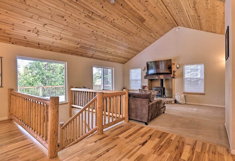 Cold Springs Mountain Cabin: Hot Tub & Generator