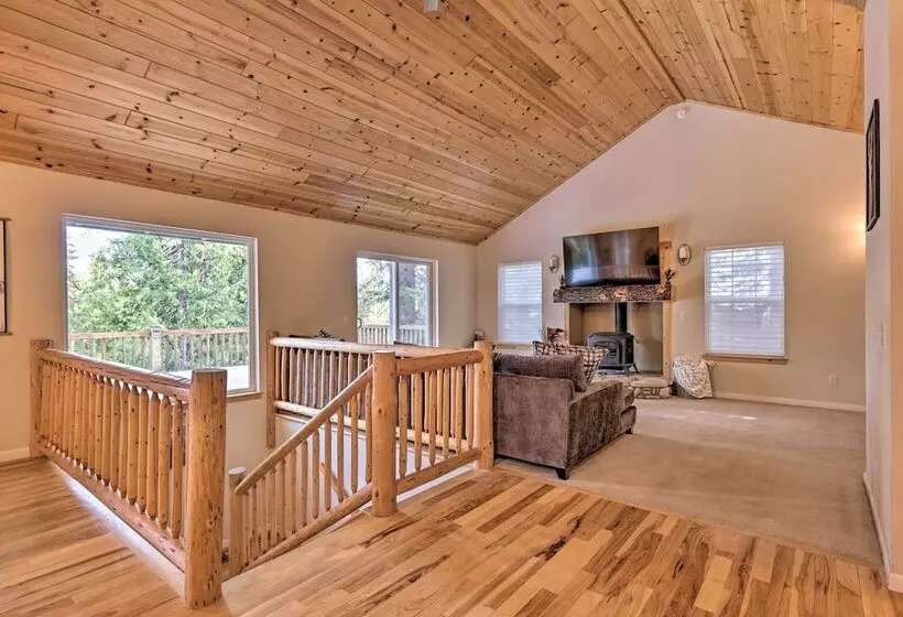 Cold Springs Mountain Cabin: Hot Tub & Generator