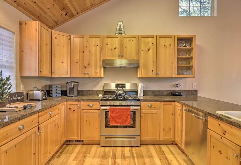 Cold Springs Mountain Cabin: Hot Tub & Generator