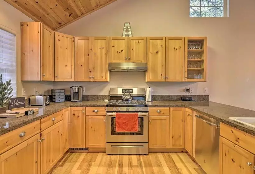 Cold Springs Mountain Cabin: Hot Tub & Generator