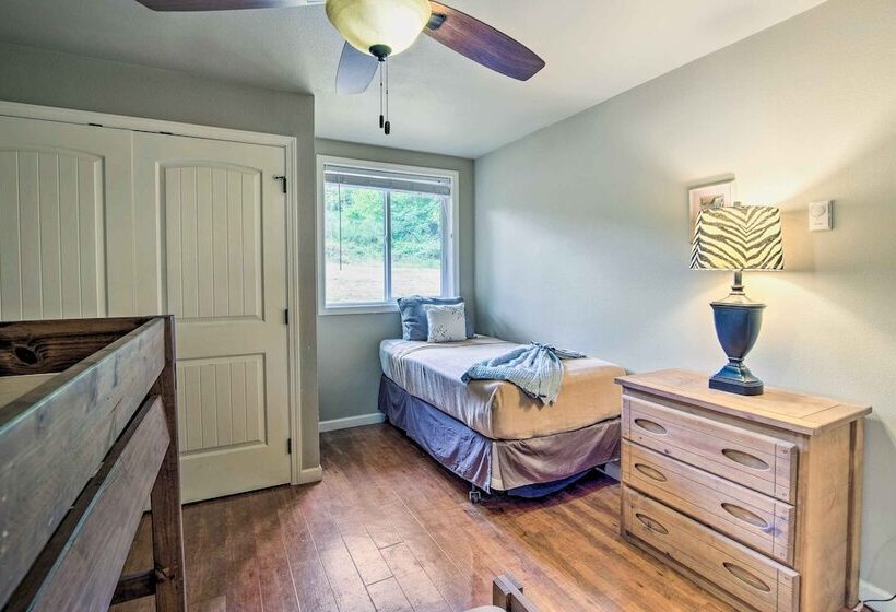 Coos Bay Retreat < 2 Mi To Marina & Casino!