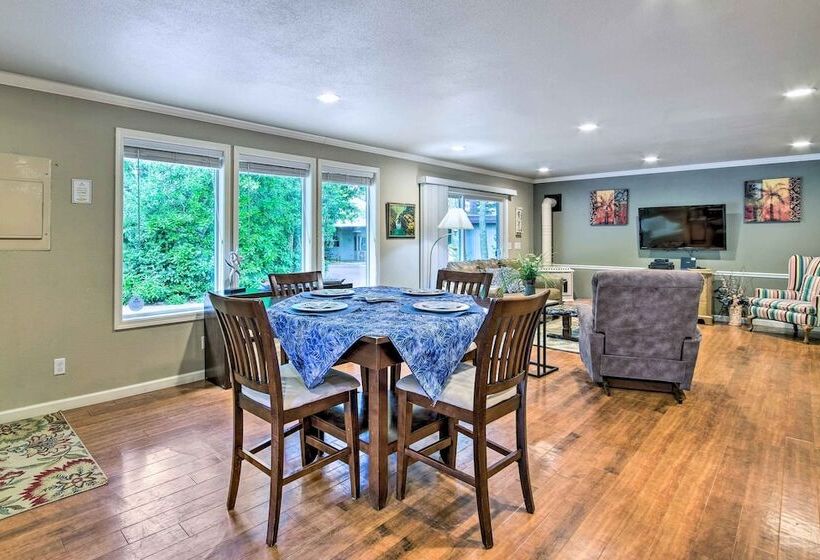 Coos Bay Retreat < 2 Mi To Marina & Casino!