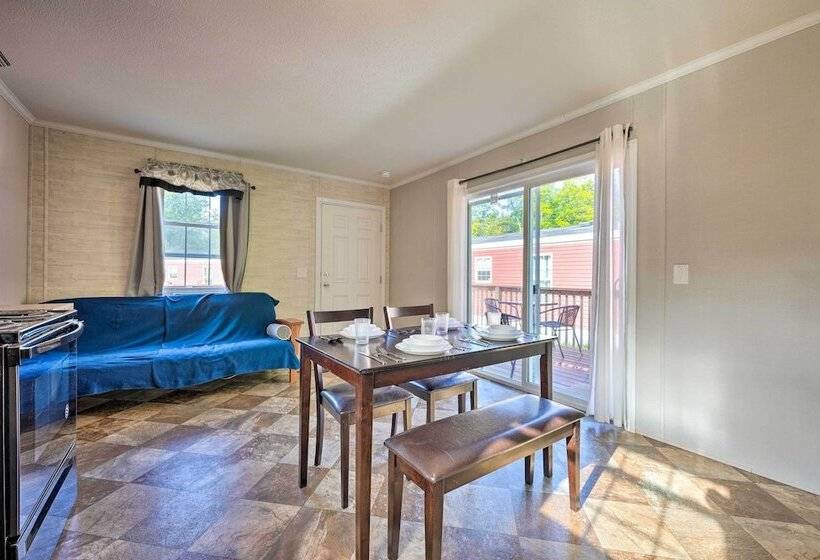 Cozy Cassopolis Cabin, Near Parks & Golfing!