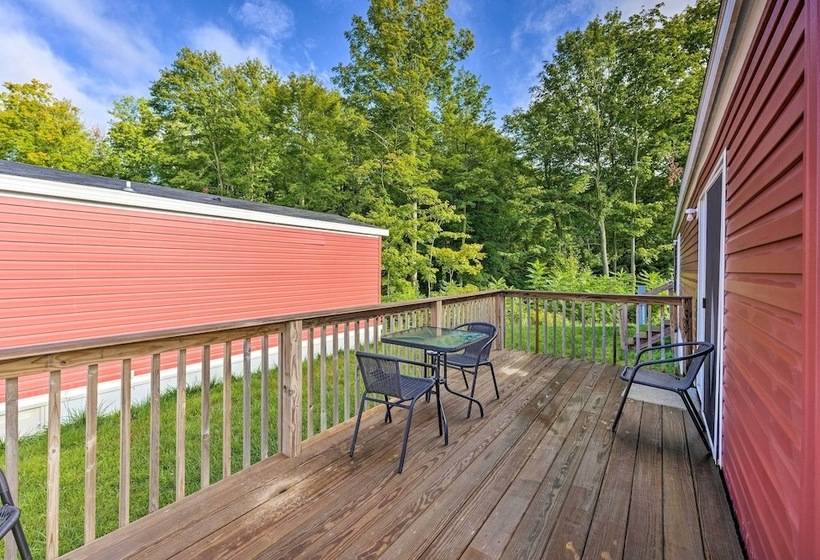 Cozy Cassopolis Cabin, Near Parks & Golfing!