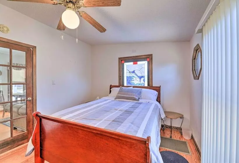 Cozy Cottage  W/ Shared Dock On Dawson Creek