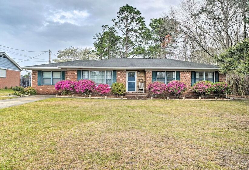 Cozy Wilmington Vacation Rental: 10 Mi To Beach!